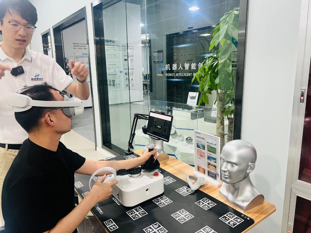 8868体育官方网站【中华武数】足不出户、玩着游戏就能康复理疗普陀自主研发的“背包康复师”打通居家“最后一公里”(图3) 8868体育官方网站【中华武数】足不出户、玩着游戏就能康复理疗普陀自主研发的“背包康复师”打通居家“最后一公里”(图3)