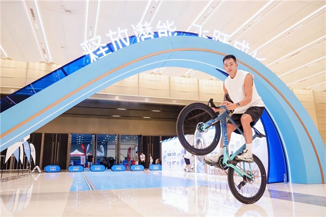 8868体育中国官方平台美赞臣联袂孩子王倡导“营养+运动”科学育儿携“亚洲车神”张京坤凭实力突破！(图2)