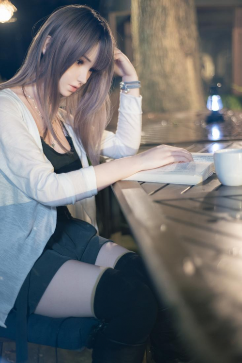 8868体育官网润钇“硅爱智能”AI情感陪伴仿真机器人借助“筋斗云”创造AI情感的“黑神话”(图22)