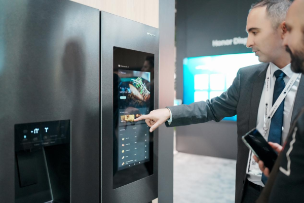 在德国IFA展玩“黑8868体育官方网站猴子”：一场中国制造与中国文化的双向奔赴(图6)